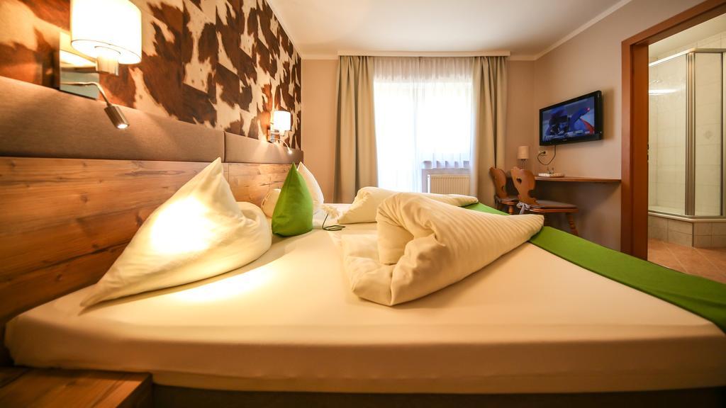 Hotel Landhaus Carla Mayrhofen Quarto foto
