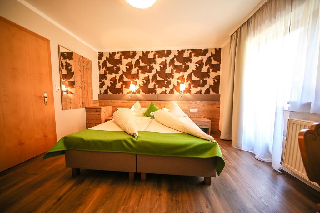 Hotel Landhaus Carla Mayrhofen Quarto foto