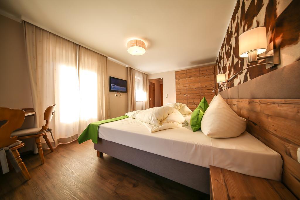 Hotel Landhaus Carla Mayrhofen Exterior foto